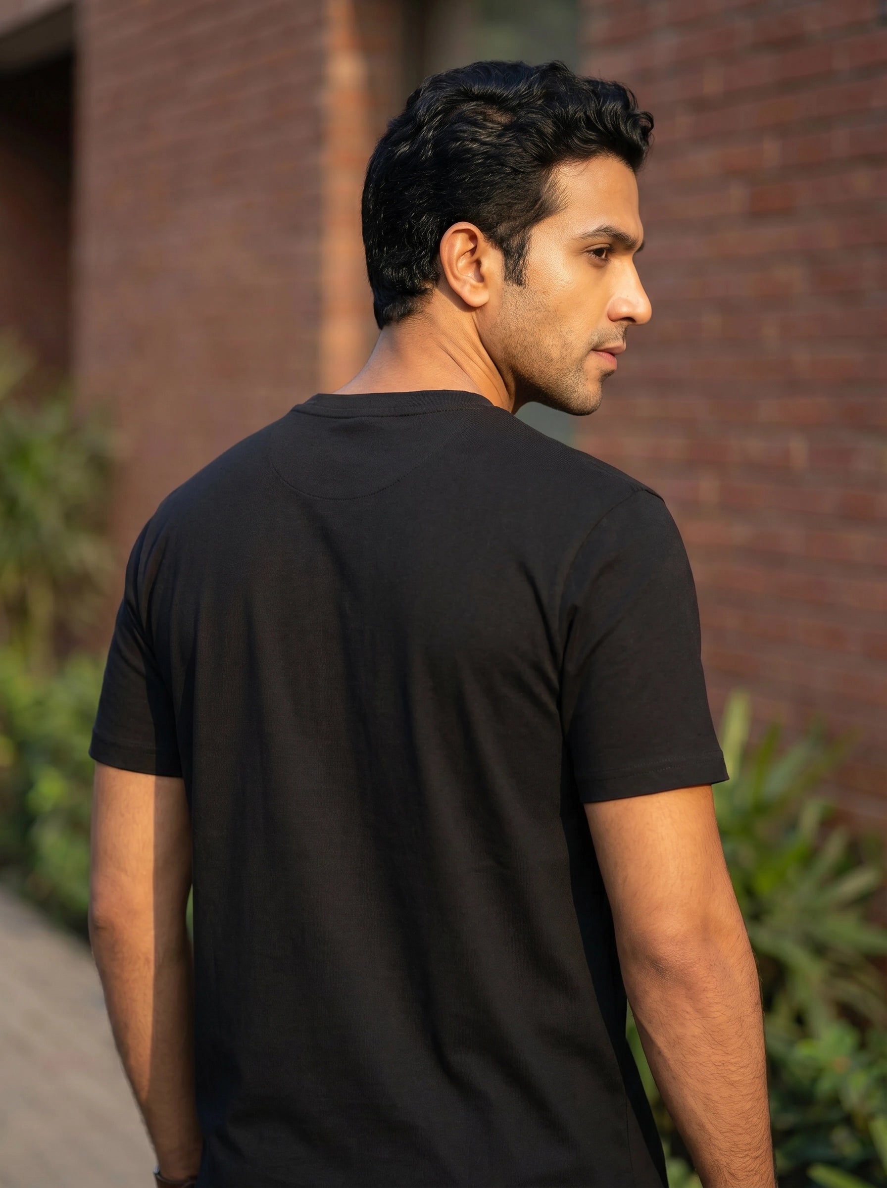 Men’s Minimal Logo Crew Neck T-Shirt