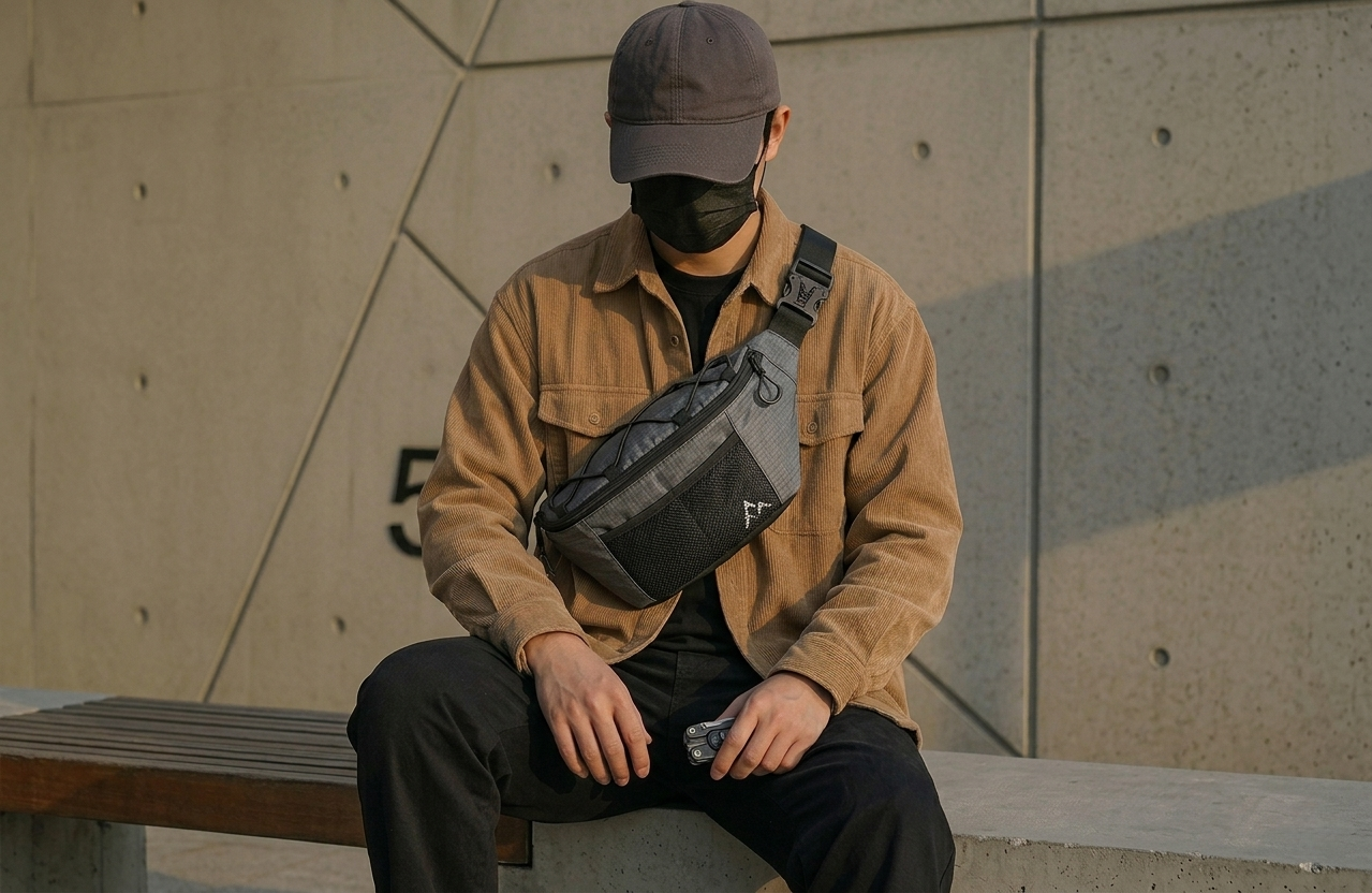 Compact Multi-Pocket Waist Bag